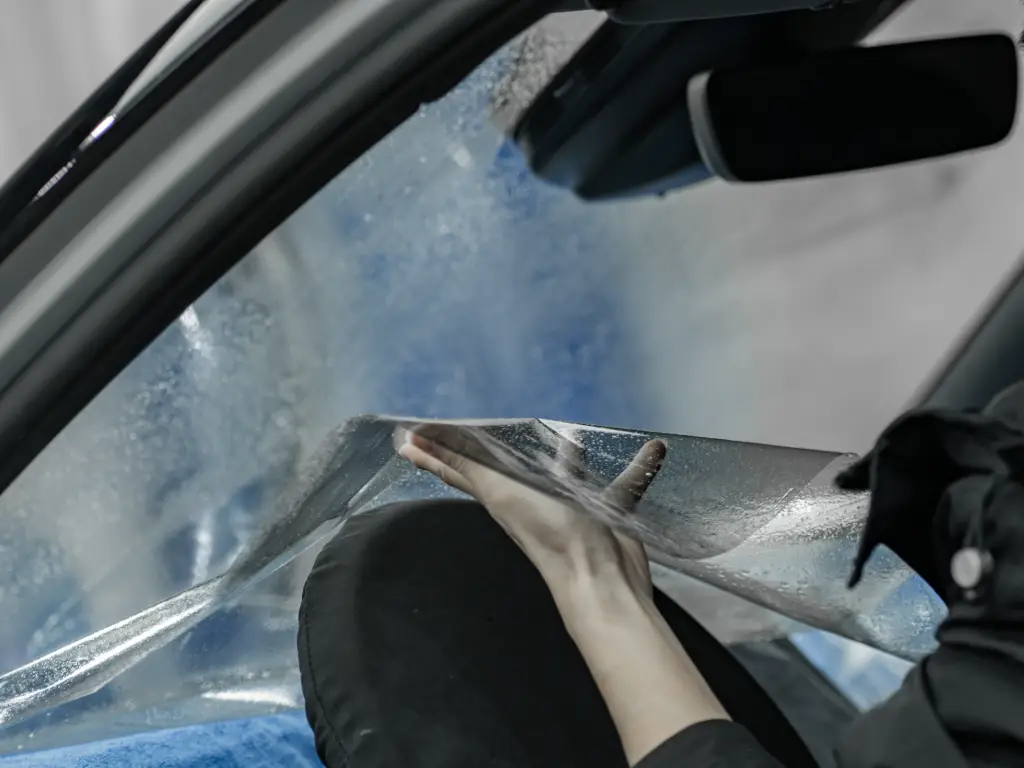Coût du teintage des vitres d'une voiture 4 portes