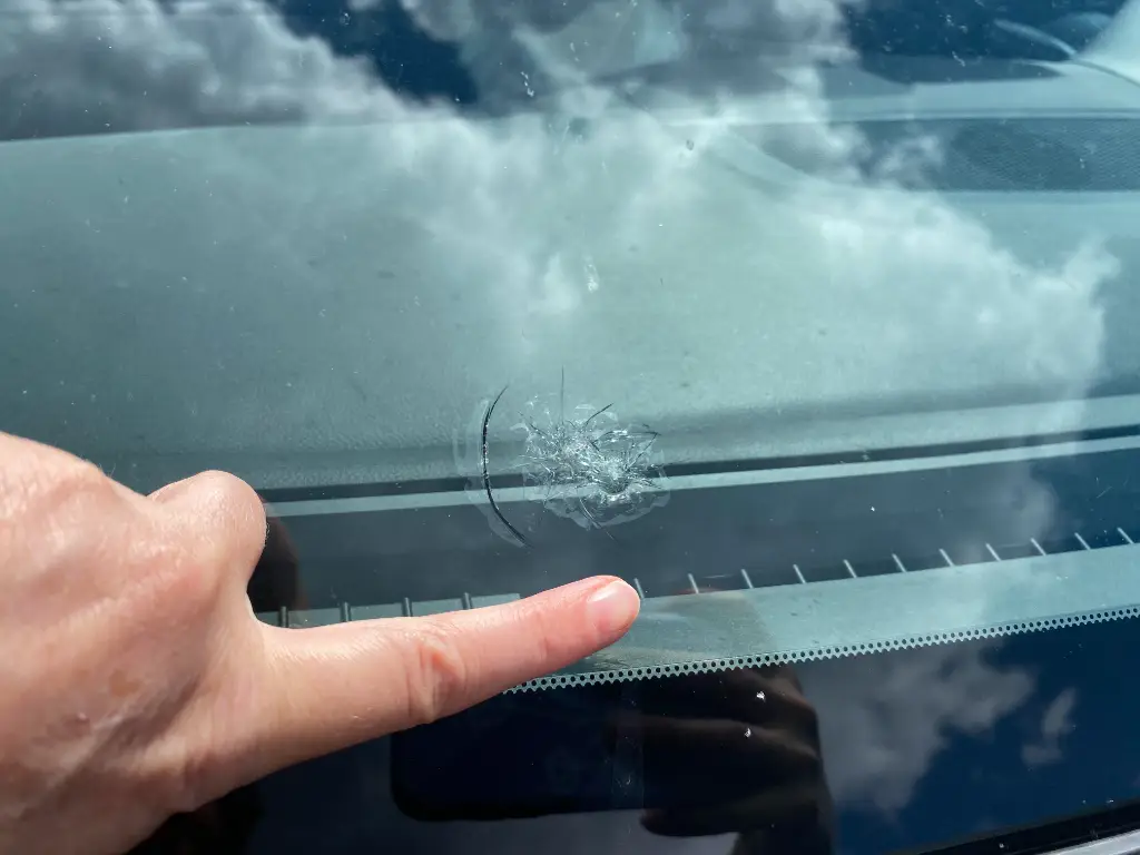 is it safe to drive with a cracked windshield